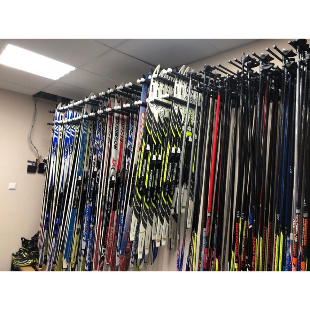 Вешалка Премиум-У для беговых лыж, пристенная 25х147х45см  VBLPY-63