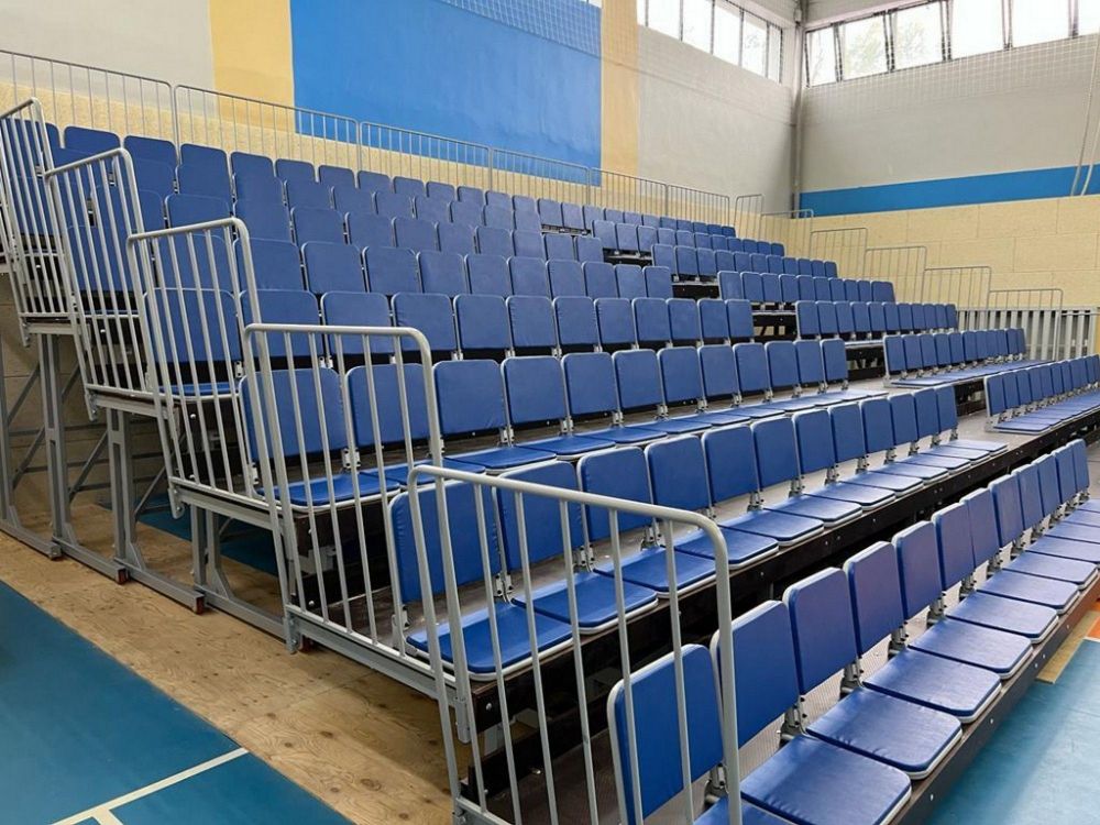 Трибуна восьмирядная 186 места телескопическая сиденье складное мягкое  Pioner A15279