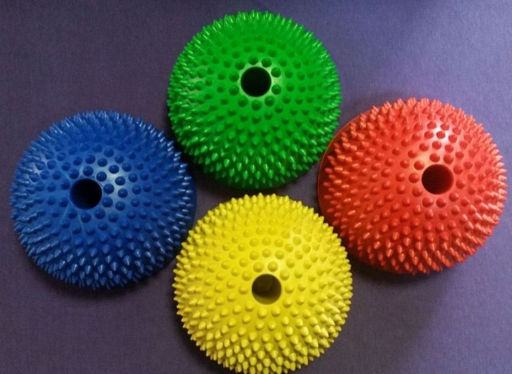 Полусфера с шипами и отверстием d15 cм  Pioner A11498