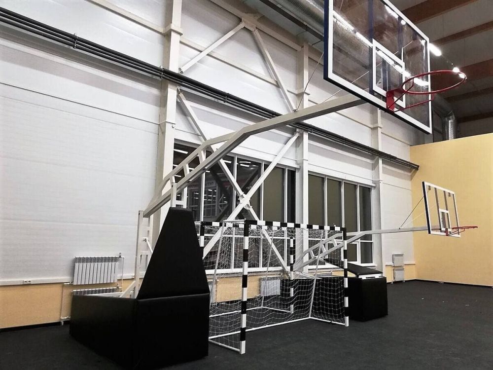 Стойка баскетбольная мобильная складная вынос 2,25м  Pioner A13910