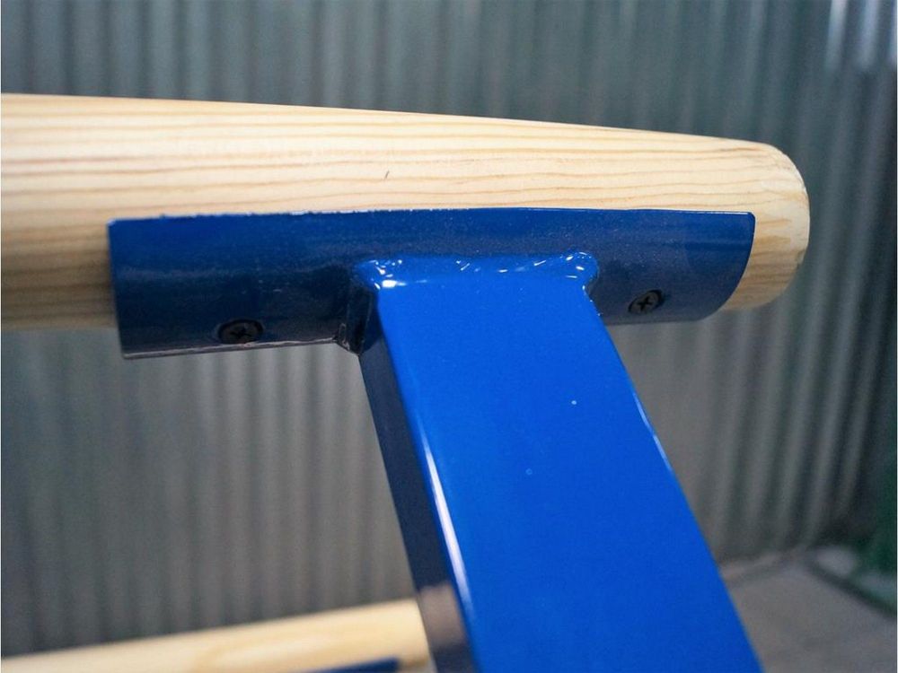 Брусья гимнастические (стоялка) с металлическим основанием  Pioner A13962