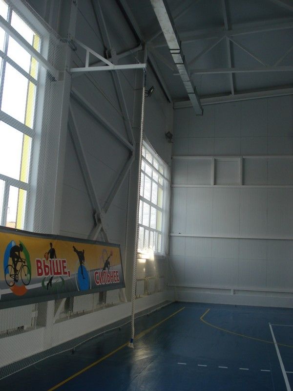 Консоль настенная для канатов и шестов вынос 2м (на 2 снаряда)  Pioner A12550