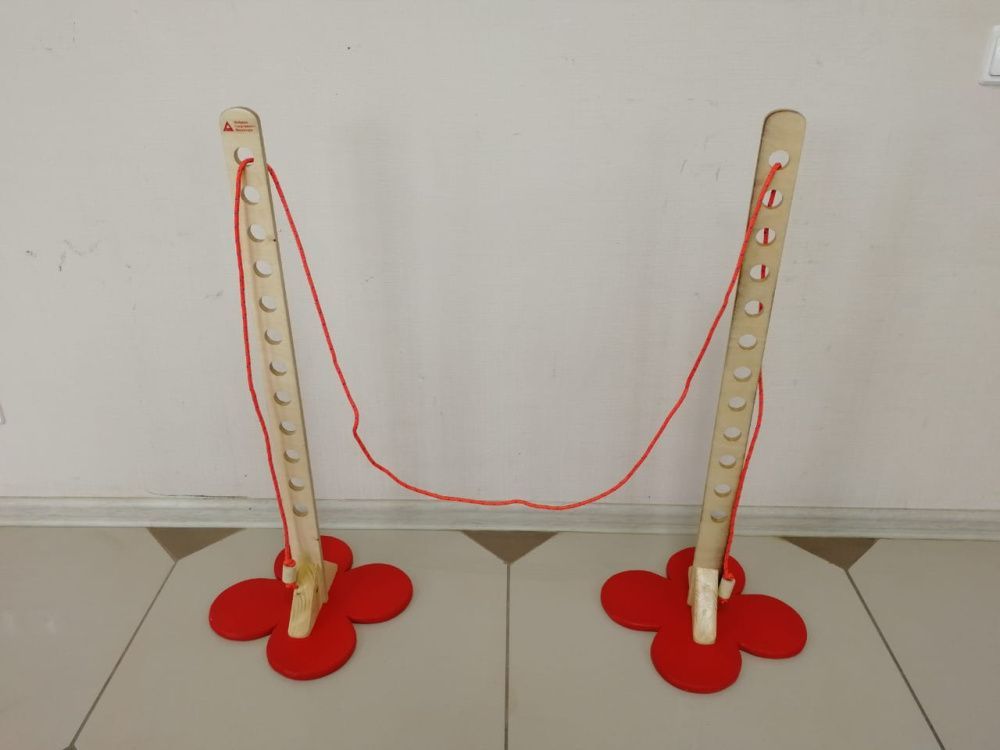 Стойки для прыжков в высоту деревянные, 80см Кузнечик  Pioner A11518