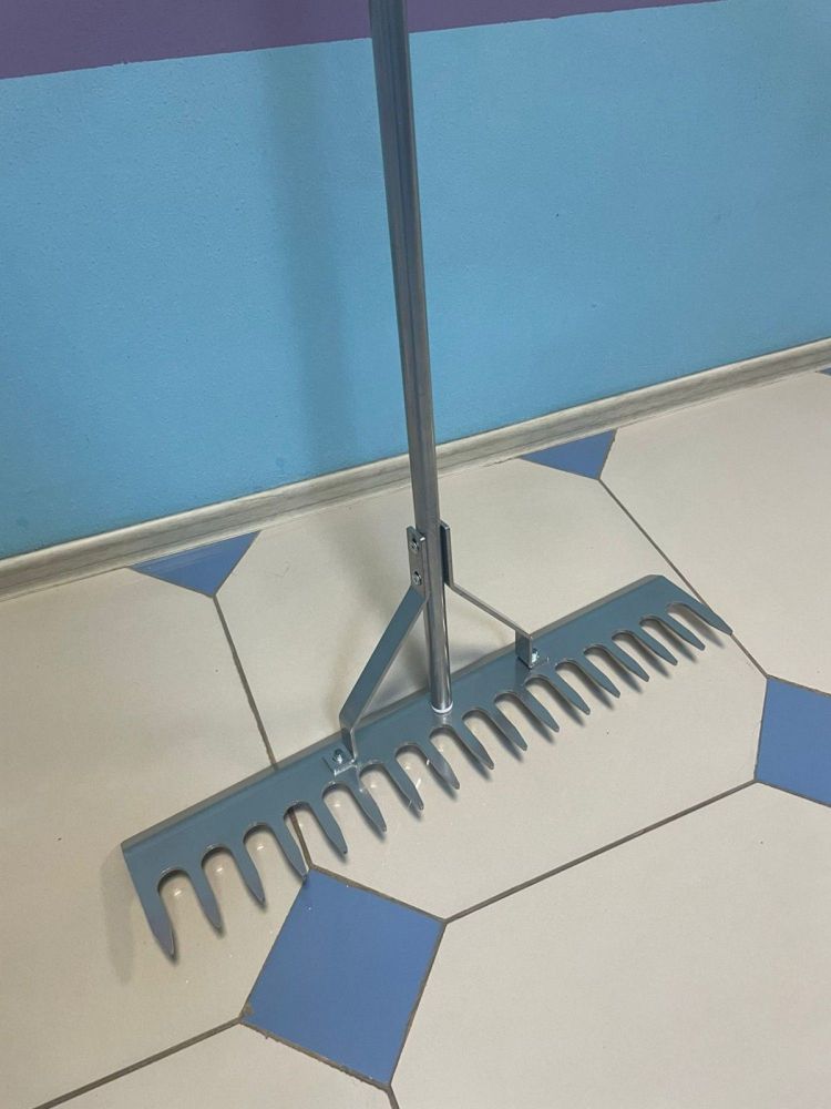 Грабли для песка 74см набор инвентаря для ямы с песком  Pioner A15171