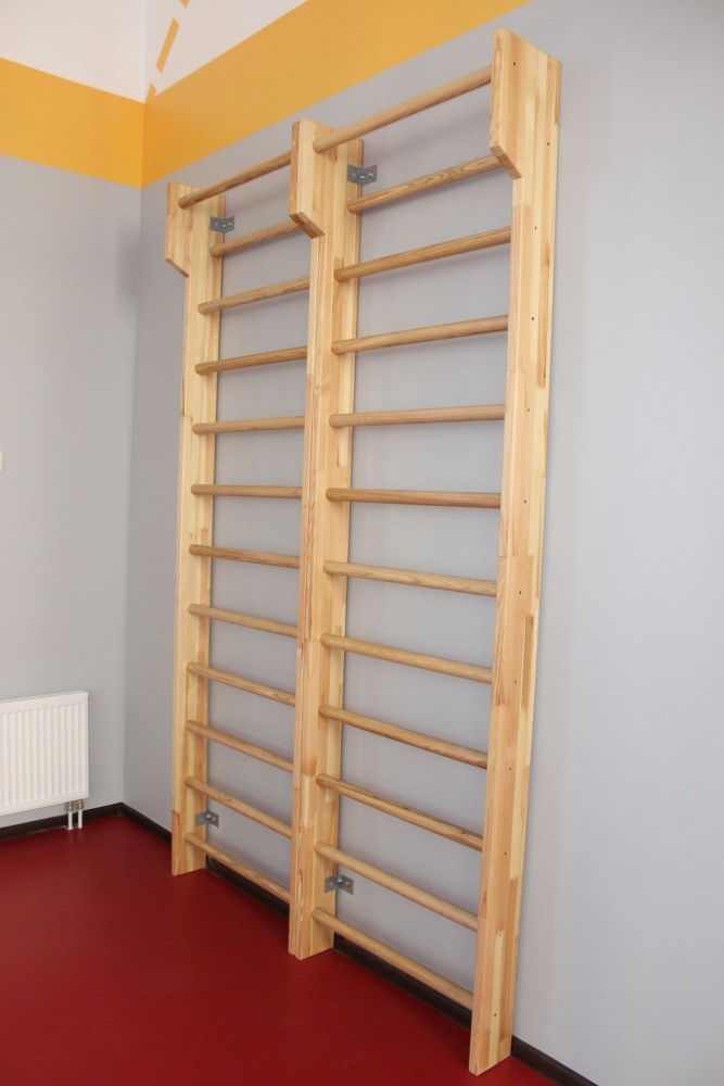 Стенка шведская 300х80см, с верхней выступающей перекладиной (с турником)  Pioner A15715