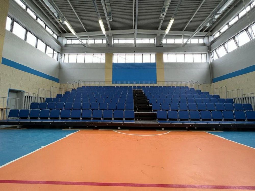 Трибуна восьмирядная 186 места телескопическая сиденье складное мягкое  Pioner A15279