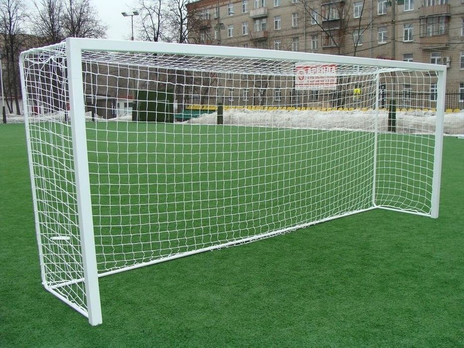 Ворота футбольные алюм. цельные 5,6 х 2,35 м, профиль 80 х 80 мм (1 шт)  Pioner A14928