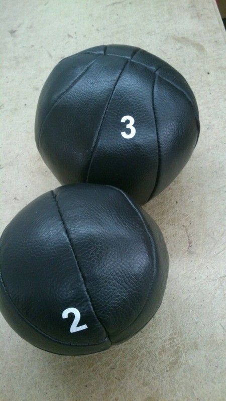 Медицинбол 1 кг, натуральная кожа, без шнуровки Pioner A17968