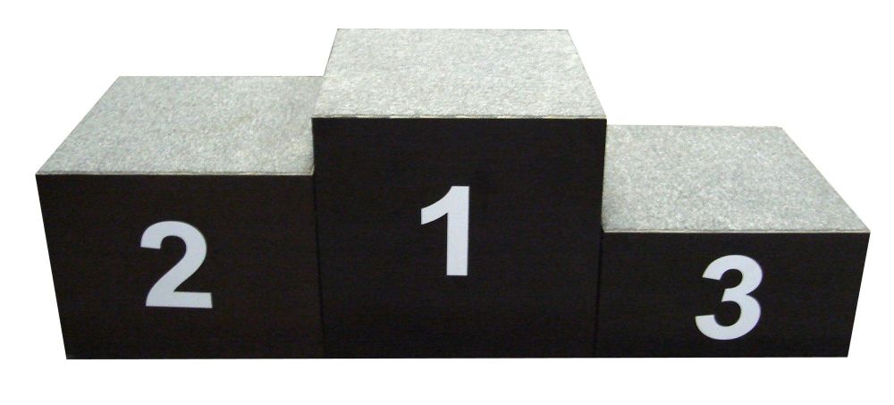 Пьедестал победителей на 3 места (деревянный)  Pioner A15087