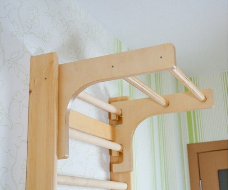 Турник навесной на шведскую стенку (деревянный)  Pioner A12020