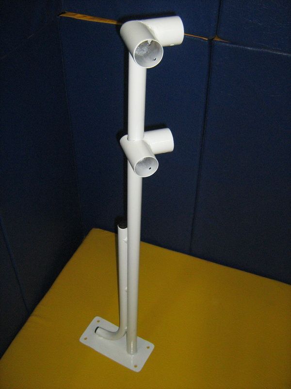 Двухрядный напольный угловой кронштейн  Pioner A13690