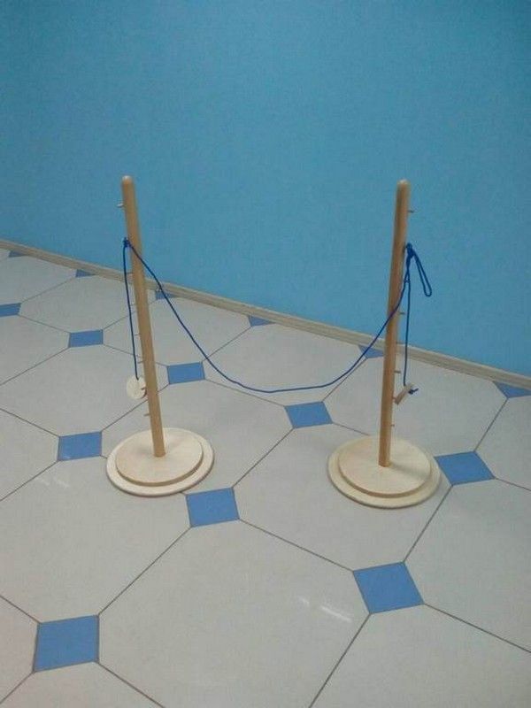 Стойки для прыжков в высоту деревянные, 98см  Pioner A11533