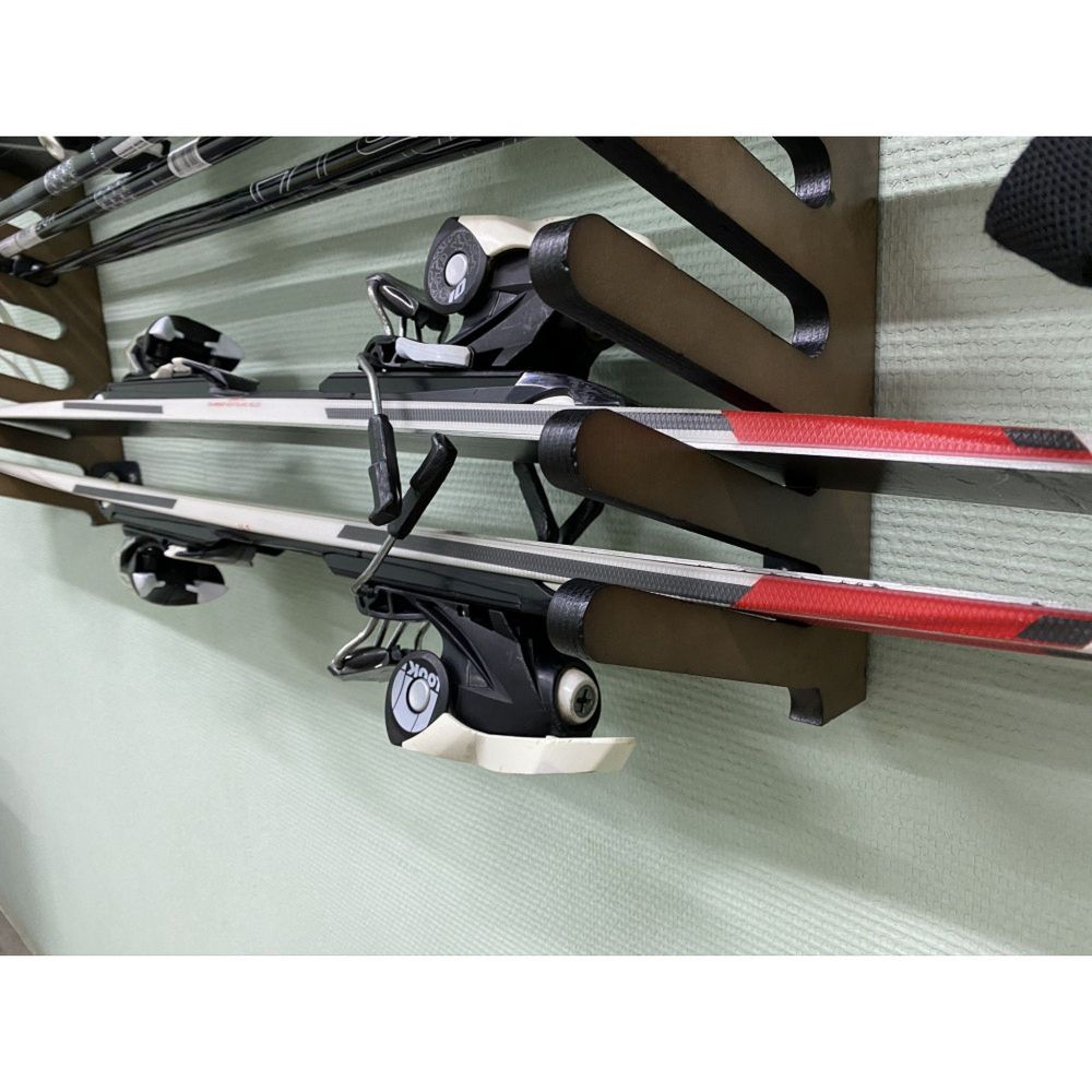 Вешалка Эконом для горных лыж, пристенная 45х80х18см  SE-7