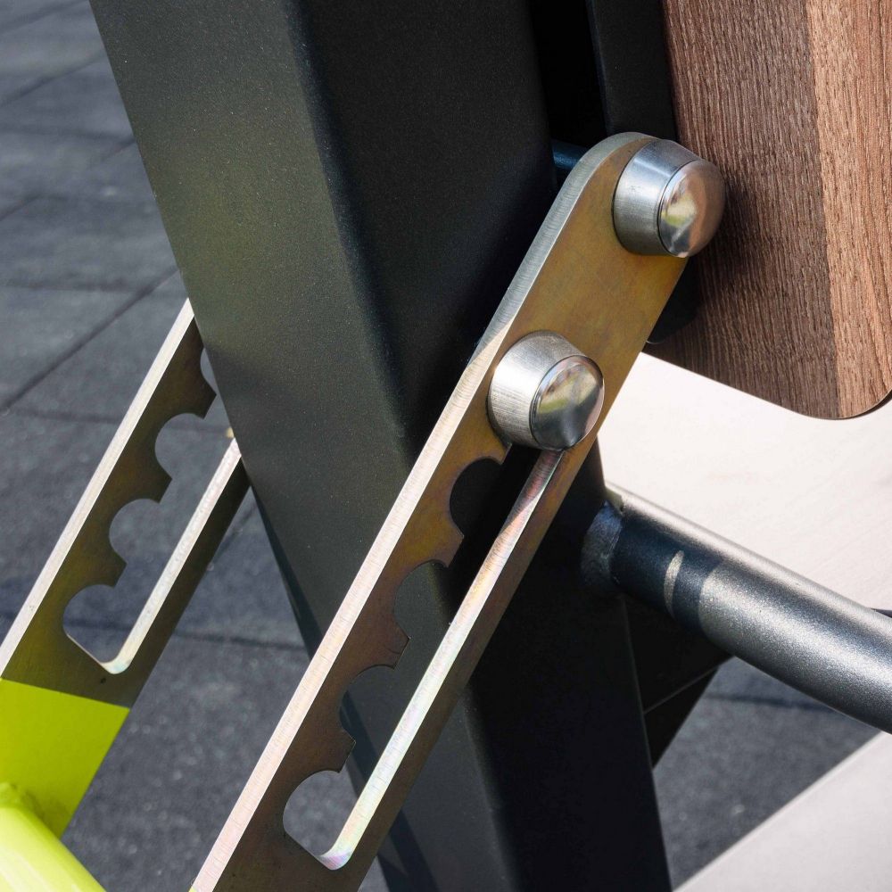 Уличный Велотренажер горизонтальный с безынерционным нагрузочным механизмом  Pioner A17630