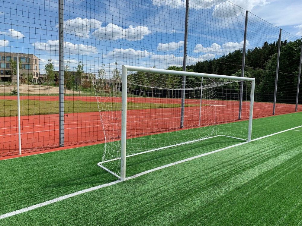Ворота футбольные со стойками натяжения сетки, разборные (2х5 м)  шт Pioner A13835