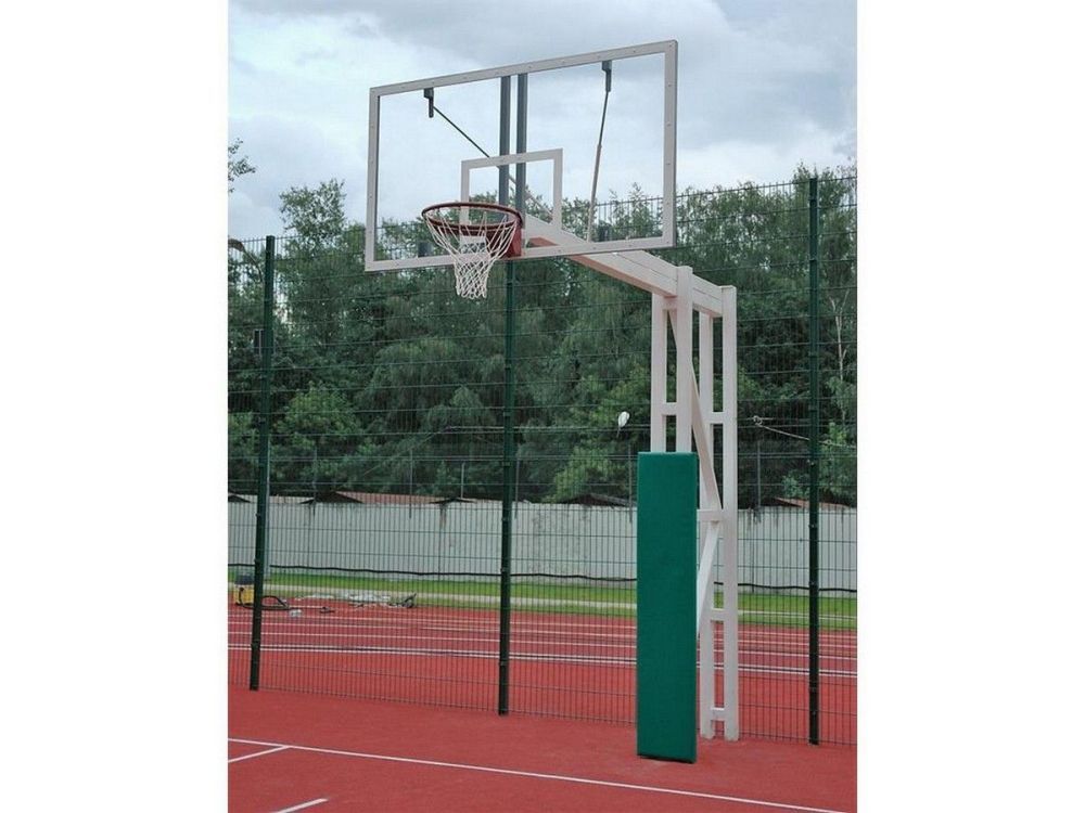 Стойка баскетбольная уличная с защитой, щитом из оргстекла, аморт. кольцом и сеткой, вынос 225 см Pioner A13911